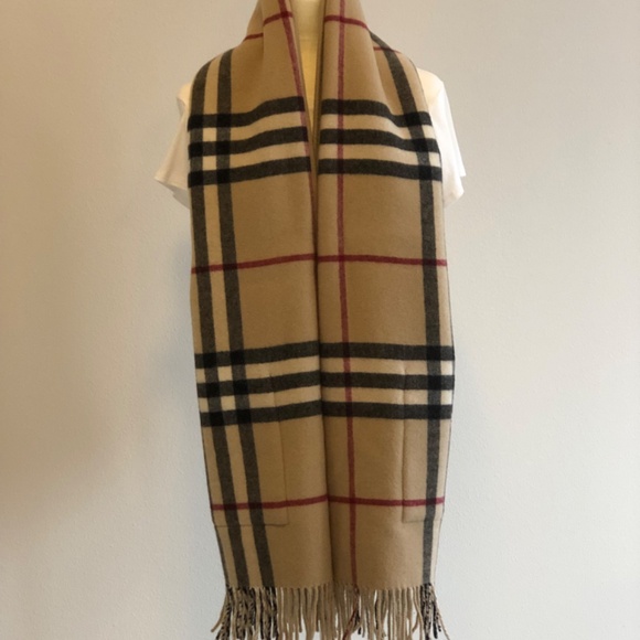 BURBERRY CAPE/ LARGE STOLE - Picture 2 of 16